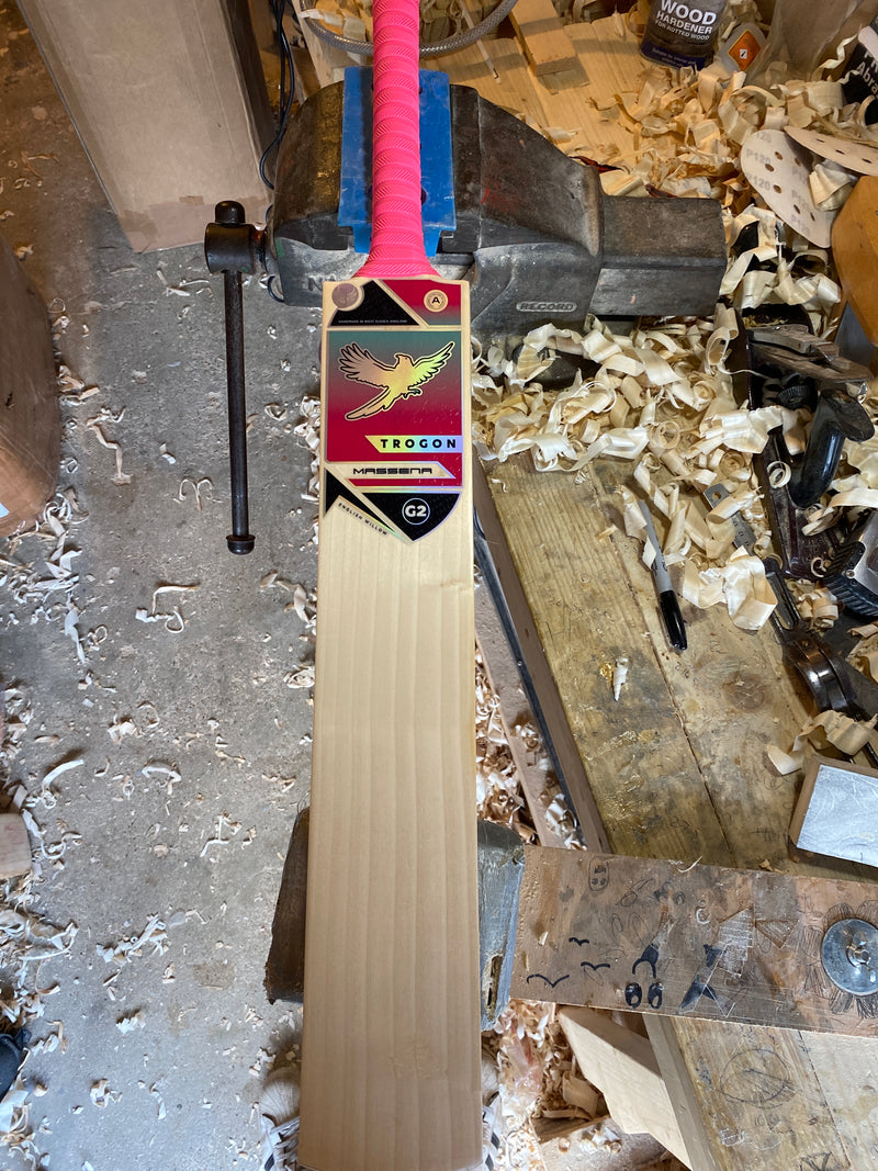 Grade 2 English Willow Cricket Bat - 2lb 4oz (TRO32)