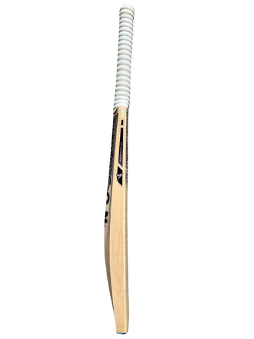 Grade 1, Size 3 English Willow Cricket Bat Weighing 1LB 9oz. A Cricket Bat With Large Edges, Lovely Middle and Incredible Ping a Beautiful Cricket Bat for a Boy or Girl Who Is 4.49ft – 4.72ft Tall