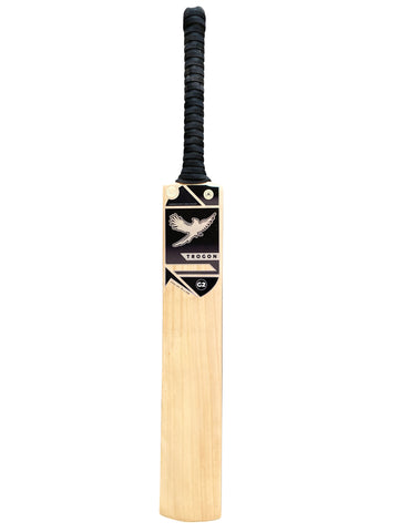A Grade 2, Harrow English Willow Cricket Bat Weighing 2lb 2oz. A Beautifully Balanced Cricket Bat With a Lightweight Pick-Up, Large Edges and Spine and Insanely Good Ping, a Perfect Cricket Bat for a Boy or Girl Who Is 5.34f1 – 5 51ft Tall