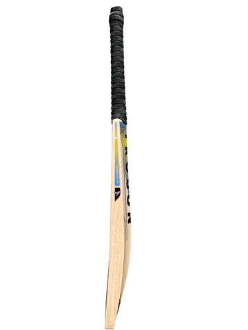 Grade 2, Size 3 English Willow Cricket Bat Weighing 1LB 9oz. A Cricket Bat With Large Edges, Lovely Middle and Incredible Ping a Beautiful Cricket Bat for a Boy or Girl Who Is 4.49ft – 4.72ft Tall