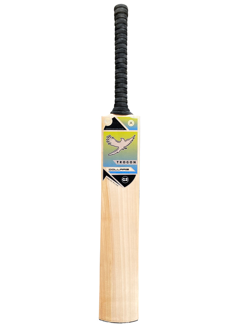 An front view image of a Trogon cricket bat