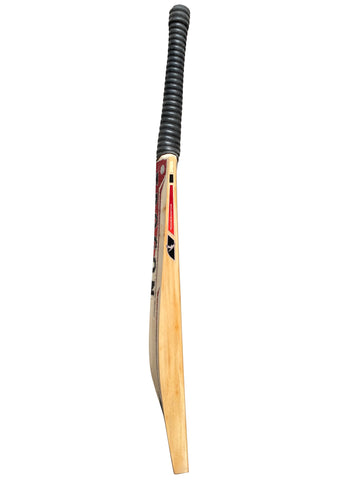 A Grade 2 English Willow Cricket Bat Weighing 2lb 12oz, With a Light Pick-Up Closer to 2lb 9oz. A Large Sweet Spot, Massive Edges, Incredible Ping, It’s Perfect for Any Cricketer To Use Week In, Week Out