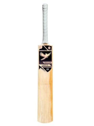 A Grade 2 Short Handle English Willow Cricket Bat Weighing 2lb 12oz. A Cricket Bat With Massive Edges, Large Spine and Beautiful Sweet Spot With Incredible Ping, a Lovely Grade 2 for Any Serious Cricketer