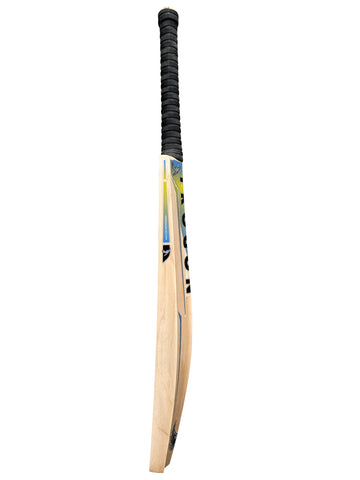 A Grade 2 English Willow Ladies Cricket Bat Weighing 2lb 7oz. A Beautiful Cricket Bat With Large Edges, a Huge Sweet Spot and Incredible Ping, an Incredible Cricket Bat for Any Serious Female Cricketer