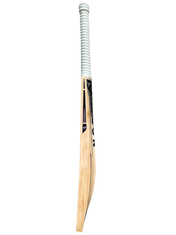 A Grade 2 Short Handle English Willow Cricket Bat Weighing 2lb 8oz. A Lovely Cricket Bat With Large Profiles, a Large Spine, a Massive Sweet Spot and an Incredible Ping, a Perfect Cricket Bat for a Serious Cricketer
