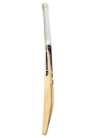 A Grade 1 Short Handle English Willow Cricket Bat Weighing 2lb 12oz, With a Light Pick-Up Feeling Like 2lb 10oz With a Full-Blade Bow, a Serious Grade 1 Cricket Bat for a Serious Cricketer.