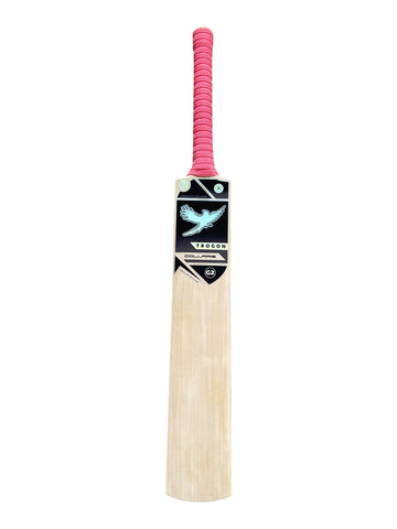 Grade 2 English Willow Short Handle Adult Cricket Bat Weighing 2lb 12oz. 6 Grains, Full Bow With a Pickup Weighing 2lb 10oz, a Lovely Grade 2 With a Great Ping