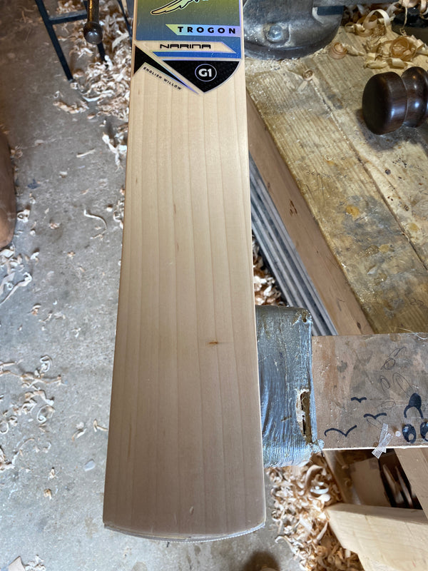 Size 5 Cricket Bat - 1LB 14.3oz (Ref: TRO20)