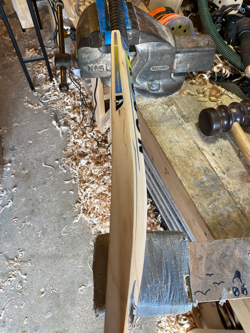 Size 5 Cricket Bat - 1LB 14.3oz (Ref: TRO20)