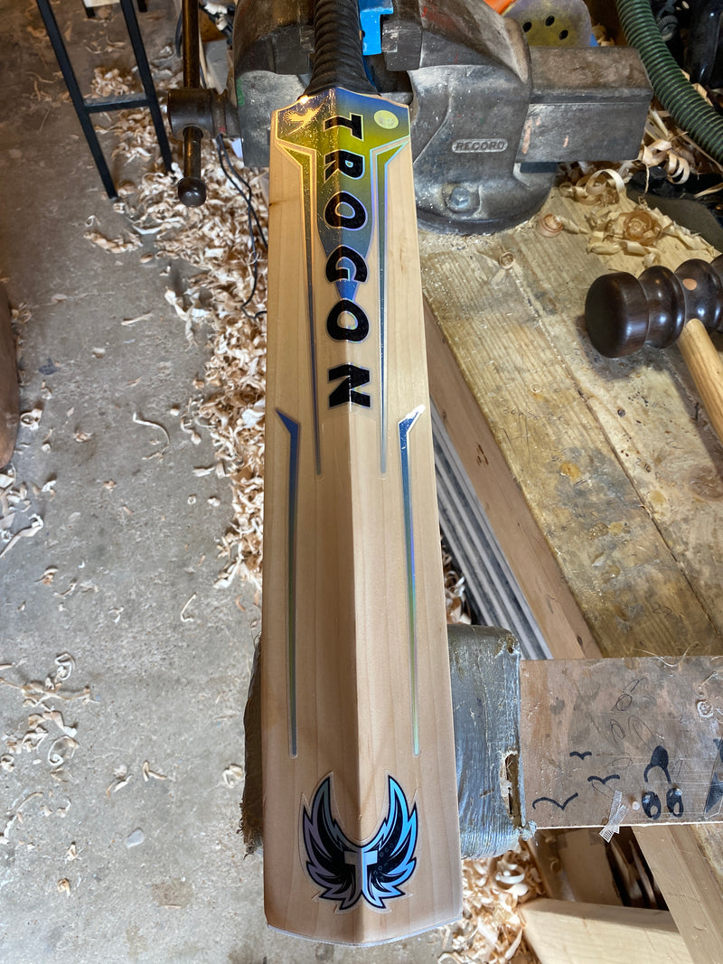 Size 5 Cricket Bat - 1LB 14.3oz (Ref: TRO20)