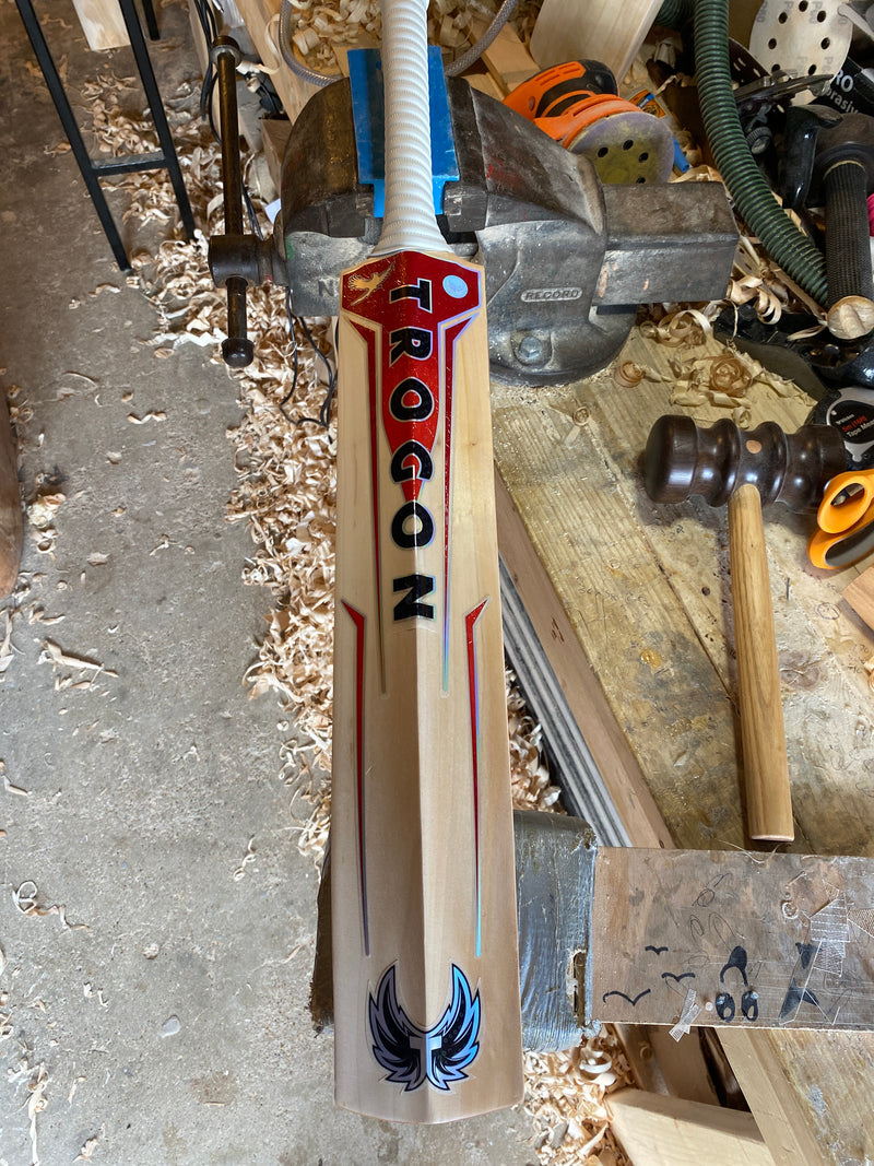 Size 4 Cricket Bat - 1LB 15.5oz (Ref: TRO15)